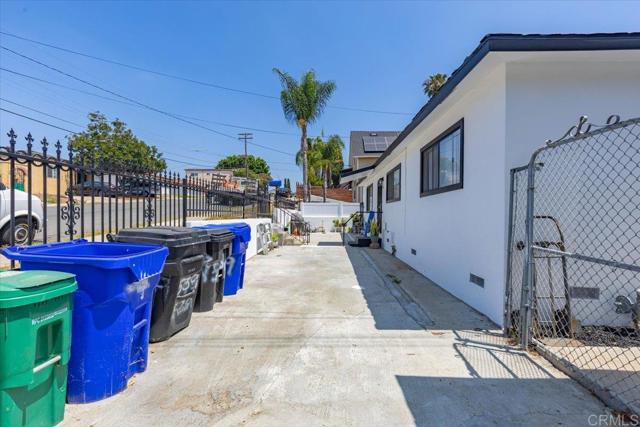 539 45 S 36th Street, San Diego CA: https://media.crmls.org/mediaz/ad3781fe-9685-4c1e-8564-1b0b13844bf2.jpg