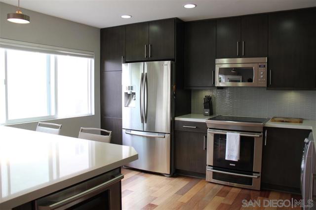 309 Prospect, La Jolla CA: https://media.crmls.org/mediaz/ad3834e0-617f-4705-be93-2af8dfd8b961.jpg
