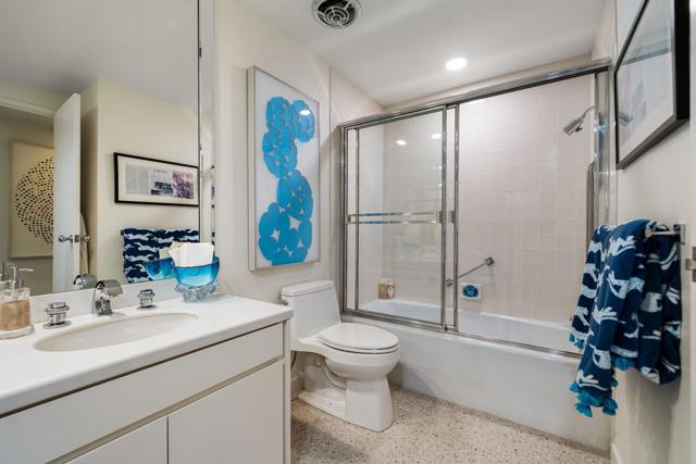 899 Island Drive #304, Rancho Mirage, CA 92270