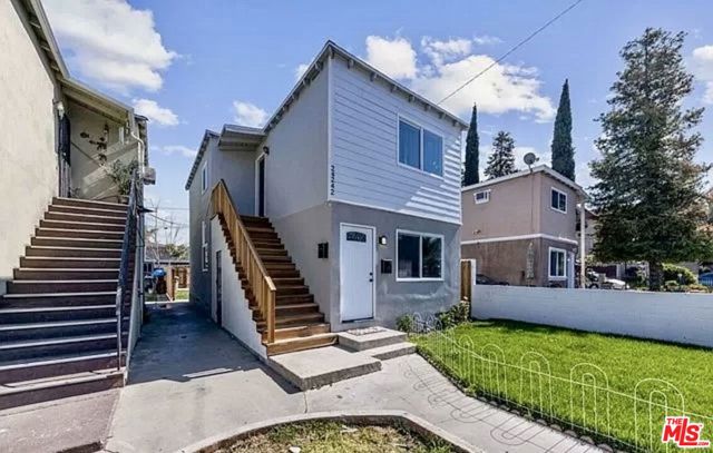 24242 Pine Street, Newhall CA: https://media.crmls.org/mediaz/ad395844-18a6-4495-af3b-c5f5f95ba4f6.jpg