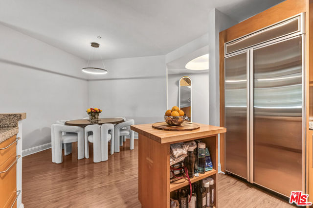 1521 Greenfield Avenue, Los Angeles CA: https://media.crmls.org/mediaz/ad39f22f-992b-4428-9ff0-6cb73ef98f94.jpg