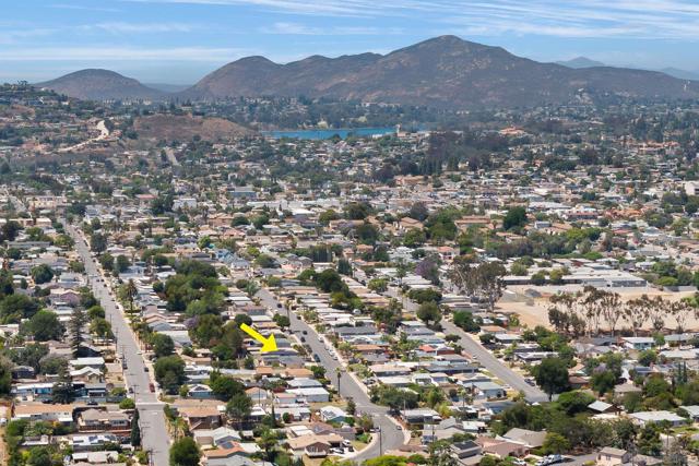 4542 Toni Lane, La Mesa CA: https://media.crmls.org/mediaz/ad3a0138-91a0-48b5-b7de-243a30e482d5.jpg