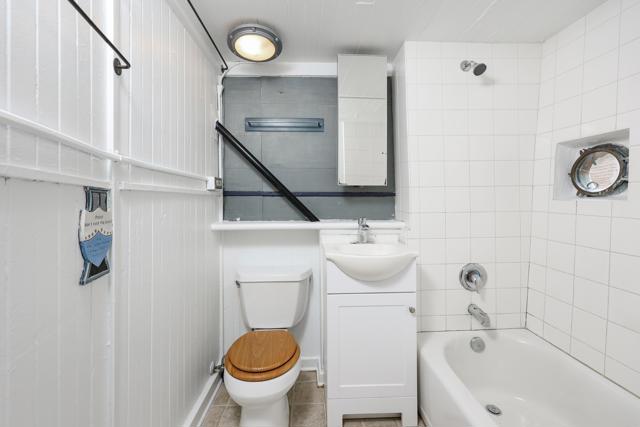 732 3rd Street, Encinitas CA: https://media.crmls.org/mediaz/ad3a150d-9877-4995-be69-0b9dfea41caf.jpg