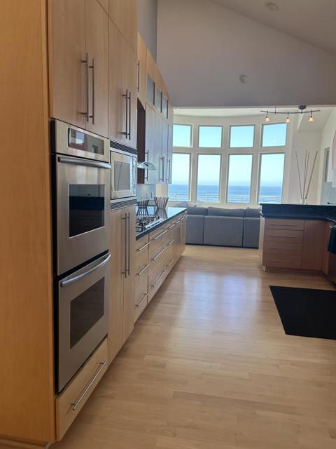 944 W West Cliff Drive, Santa Cruz CA: https://media.crmls.org/mediaz/ad3a68d6-77dd-42a7-af79-91d3d77af8df.jpg