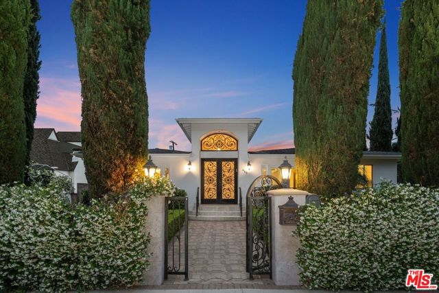 465 N Kilkea Drive, Los Angeles CA: https://media.crmls.org/mediaz/ad3a7286-9b86-4f9c-8185-b36cae0b9031.jpg