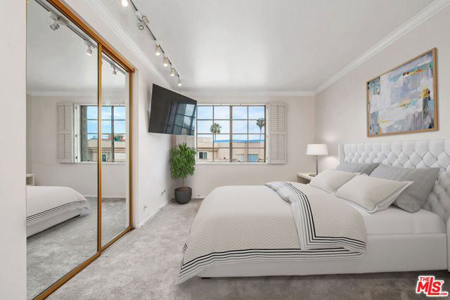 1375 Kelton Avenue, Los Angeles CA: https://media.crmls.org/mediaz/ad3a7f1e-4477-4506-8805-3a064b3c88b3.jpg