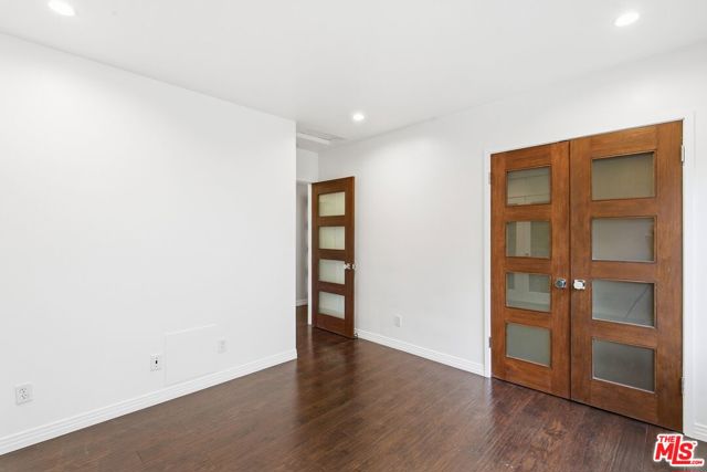 3476 Troy Drive, Los Angeles CA: https://media.crmls.org/mediaz/ad3a9206-17d5-463b-84a4-64bb91959af0.jpg