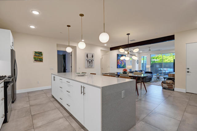 179 The Riv, Palm Springs CA: https://media.crmls.org/mediaz/ad3aca24-1018-4eec-acaa-29055731ecdf.jpg