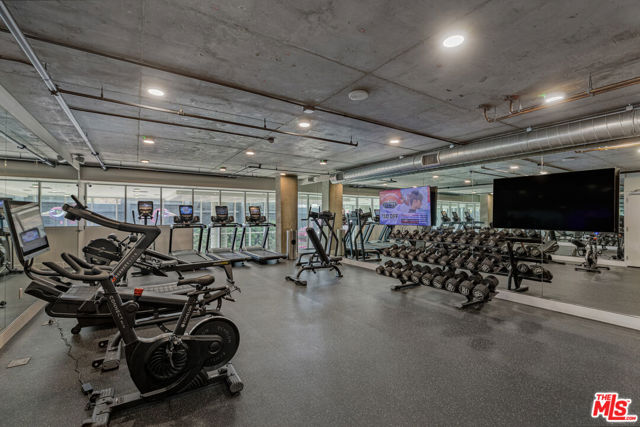 5750 E Hollywood Boulevard, Los Angeles CA: https://media.crmls.org/mediaz/ad3b2614-53df-4bfd-93bc-7f79fdf1b83a.jpg
