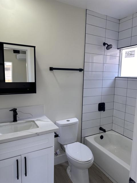 Image 11 of 12 For 4311 Dwight St Street