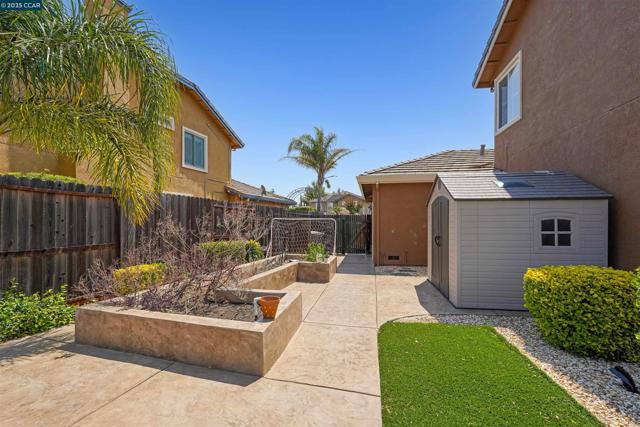 812 Westgate Drive, Vacaville CA: https://media.crmls.org/mediaz/ad3c277c-3f15-4928-bc1c-e82027315d92.jpg