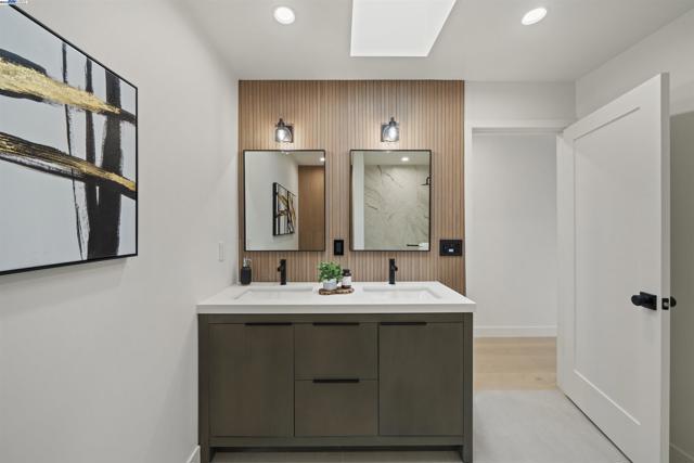 Image 20 of 51 For 4253 Mirador Dr