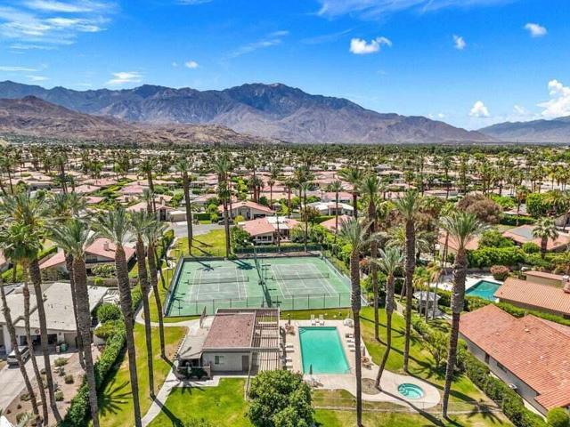 4 Lincoln Place, Rancho Mirage CA: https://media.crmls.org/mediaz/ad3c9daf-f346-44e7-9686-a0f7cf85b72b.jpg