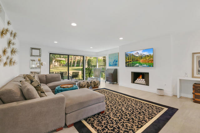 46644 Arapahoe Lane, Indian Wells CA: https://media.crmls.org/mediaz/ad3d6410-8449-4094-a0c7-762773791a12.jpg
