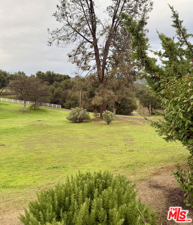 31229 Rolling Meadow Court, Coarsegold CA: https://media.crmls.org/mediaz/ad3d741f-b43b-45b3-bda0-7e243d904fd8.jpg