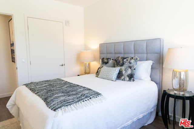 7566 W Sunset Boulevard, Los Angeles CA: https://media.crmls.org/mediaz/ad3da6fd-845a-4e43-b2c3-a6a06ada8217.jpg