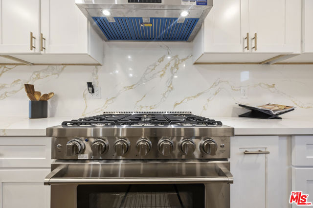 Image 15 of 70 For 19203 Galway Avenue