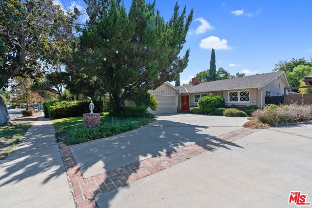 6055 Mary Ellen Avenue photo 2