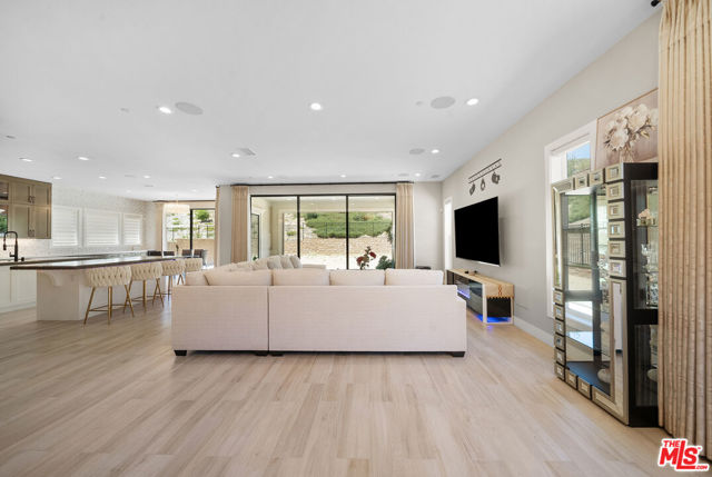 20517 W Deer Grass Court, Porter Ranch CA: https://media.crmls.org/mediaz/ad3e48c7-00d2-473c-9c23-62a9b42d1896.jpg