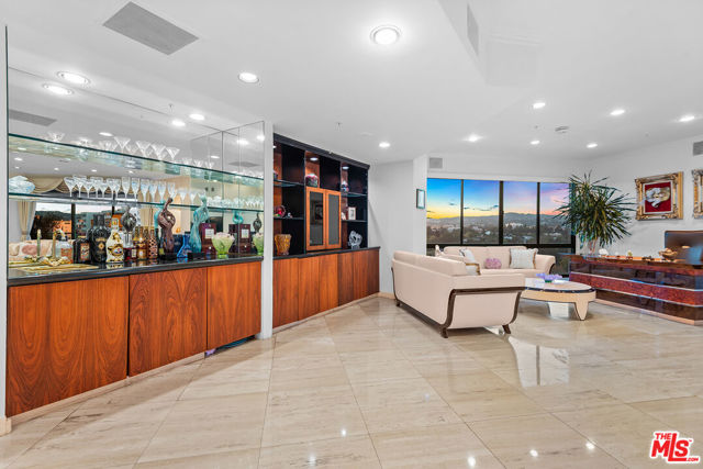 10490 Wilshire Boulevard, Los Angeles CA: https://media.crmls.org/mediaz/ad3e6dd3-fdf1-435a-8dbc-88b25fae3e81.jpg