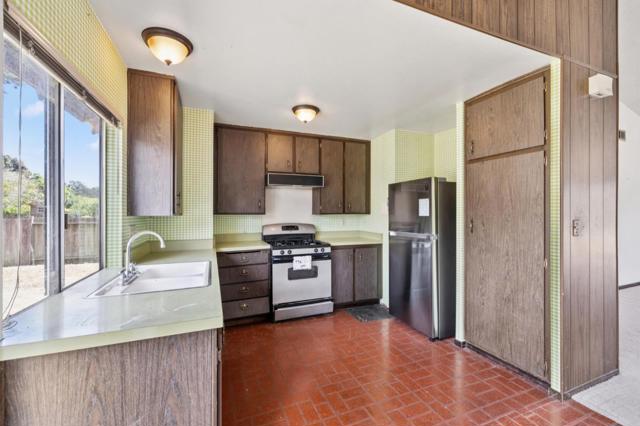 200 Bridgeport Drive, Half Moon Bay CA: https://media.crmls.org/mediaz/ad3ef3f4-a243-4dea-abbd-501d1fdb14c6.jpg