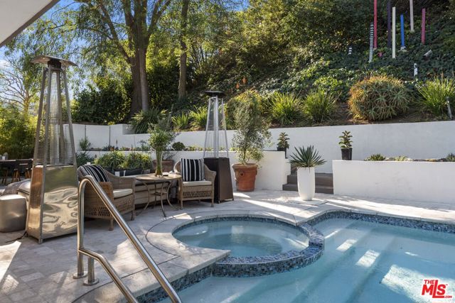 8670 Allenwood Road, Los Angeles CA: https://media.crmls.org/mediaz/ad3f4d8a-f13e-4f81-8858-aabfdf72ad52.jpg