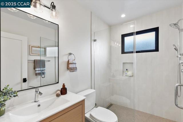 1045 Kains Ave, Albany CA: https://media.crmls.org/mediaz/ad3fe484-18f3-4957-b863-5f9bfda94064.jpg