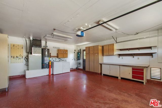 12671 Gun Avenue, Chino CA: https://media.crmls.org/mediaz/ad400855-2acb-4100-abf0-a5f6dd30ccc9.jpg