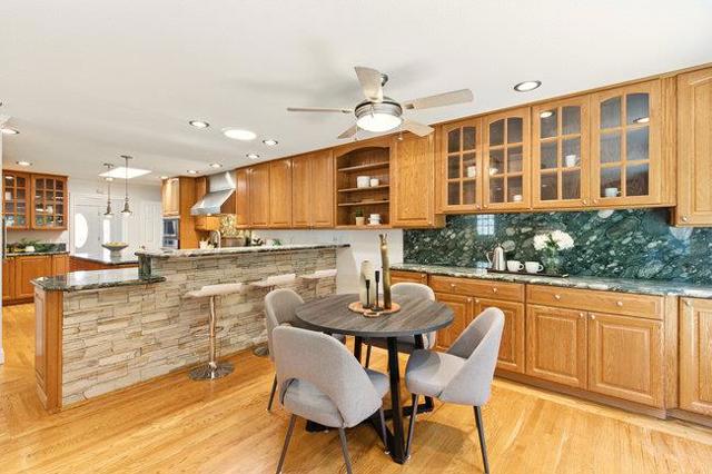 698 Emerald Hill Road, Redwood City CA: https://media.crmls.org/mediaz/ad400a40-fbd9-4cd3-9d33-6f1f16696c61.jpg