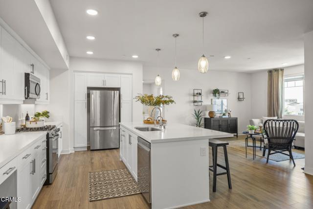 2870 Wagon Wheel Road, Oxnard CA: https://media.crmls.org/mediaz/ad401de1-7a98-4276-b20a-285fb720eaa0.jpg