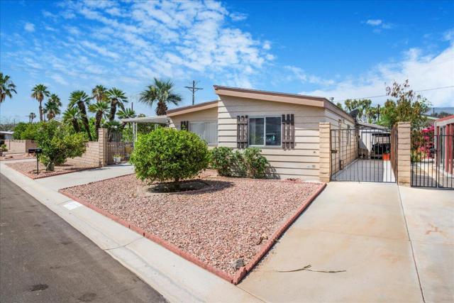 32857 Bloomfield Avenue, Thousand Palms CA: https://media.crmls.org/mediaz/ad406fd3-a3e7-4802-89f8-9cfebd4a886a.jpg