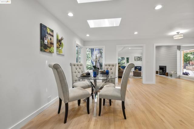 6537 Aitken Dr, Oakland CA: https://media.crmls.org/mediaz/ad413743-8991-4516-a257-7a56bb810a9c.jpg