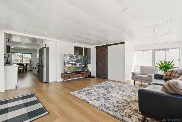 4862 Kesling Ct, San Diego CA: https://media.crmls.org/mediaz/ad414e96-d439-4041-8219-92384c61a31c.jpg