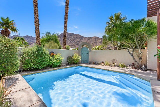 54125 Eisenhower Drive, La Quinta CA: https://media.crmls.org/mediaz/ad419e8a-50d9-4393-a4b6-d7452f2bbae4.jpg