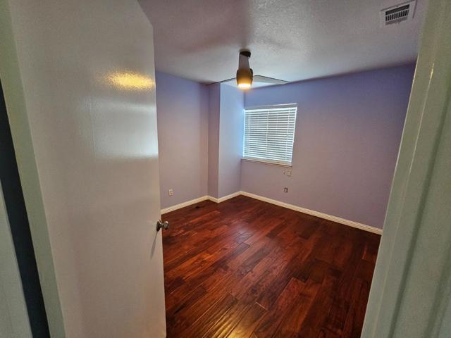 1990 Harvest Landing Court, Tracy CA: https://media.crmls.org/mediaz/ad42a2e2-abaf-47b9-b93e-b35ec53fbfb8.jpg