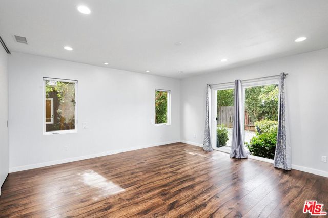 23018 Leonora Drive, Woodland Hills CA: https://media.crmls.org/mediaz/ad42ee7b-d199-4bf7-bfff-3c2273cc240c.jpg