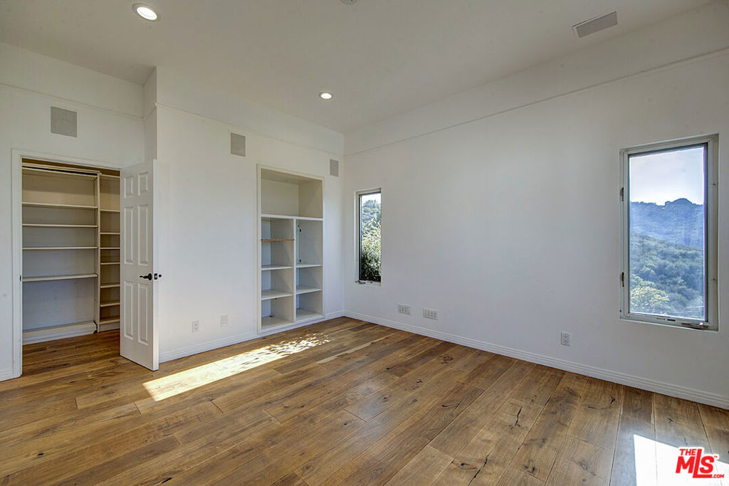MLS #26867147 image #38