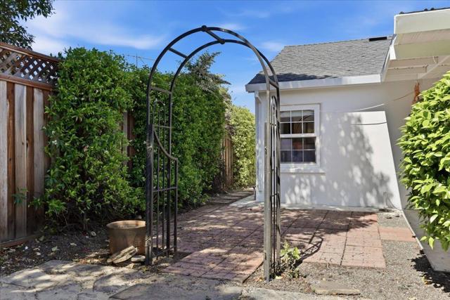 1019 Riverton Drive, San Carlos CA: https://media.crmls.org/mediaz/ad43cac0-ebc0-4363-b473-a5ea2b7a1269.jpg