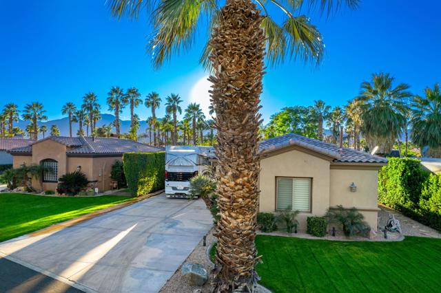 48170 Hjorth Street, Indio CA: https://media.crmls.org/mediaz/ad43ec50-59b2-4f7f-b254-a8ff247b06f3.jpg
