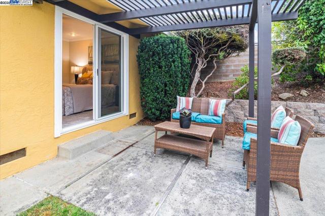 25631 Paul Ct, Hayward CA: https://media.crmls.org/mediaz/ad442222-39fc-4926-b1e8-45900e652606.jpg