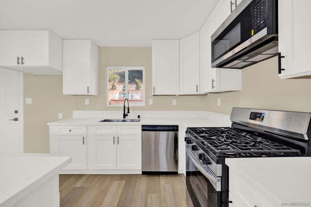 MLS #250043424SD image #9