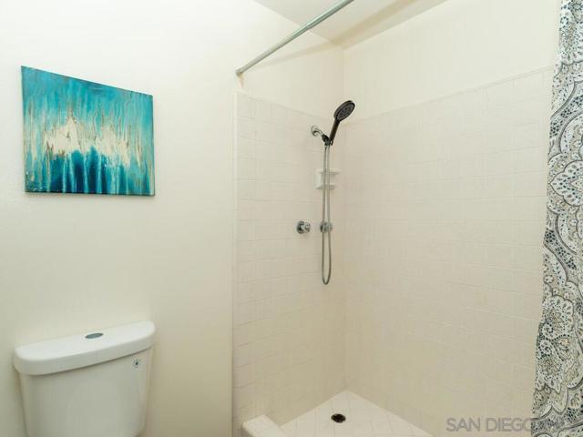 801 C Ave, Coronado CA: https://media.crmls.org/mediaz/ad44f037-a08a-41c0-9273-3cb4cb29188c.jpg