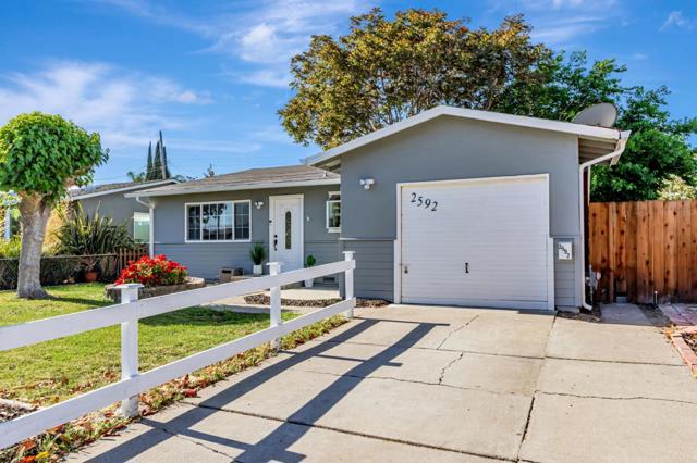 2592 Amethyst Drive, Santa Clara CA: https://media.crmls.org/mediaz/ad45792a-fbfb-4d49-b300-ab7c2257025d.jpg