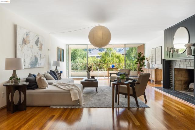 1515 Oxford, Berkeley CA: https://media.crmls.org/mediaz/ad463497-053b-48b2-b071-025d00c954d0.jpg