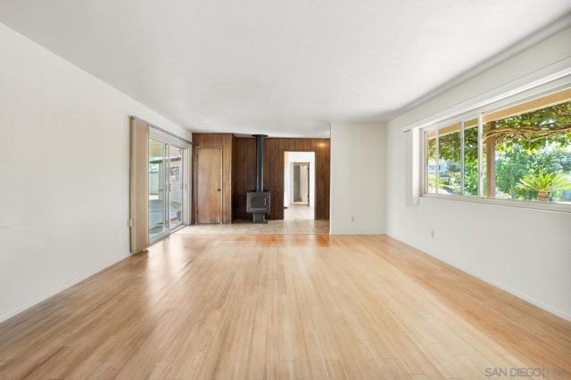 MLS #250041928SD image #17