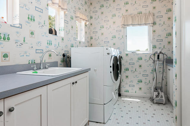 2167 Palomar Avenue, Ventura CA: https://media.crmls.org/mediaz/ad467cb5-3167-49f6-bafb-56f8b9cf0203.jpg