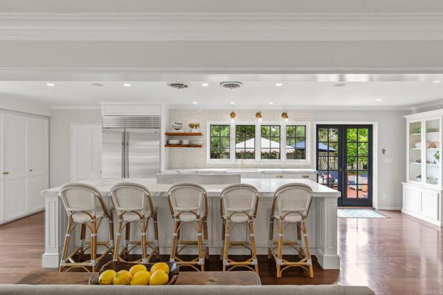 315 Mira Monte, La Jolla CA: https://media.crmls.org/mediaz/ad4682fd-eedc-4414-a266-558d7a5e6866.jpg