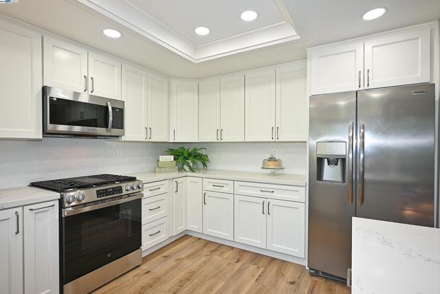 241 Belaire Ct, Danville CA: https://media.crmls.org/mediaz/ad46ced3-115c-462f-8161-9fd46bc3c3fa.jpg