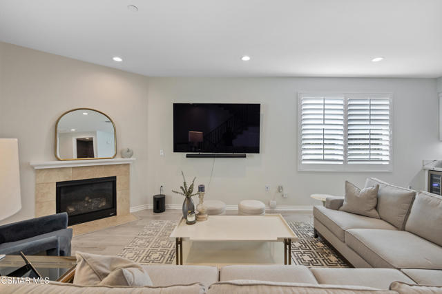 349 Newbury Vista Lane, Newbury Park CA: https://media.crmls.org/mediaz/ad47040f-0ded-4689-b77d-567dfd40735e.jpg