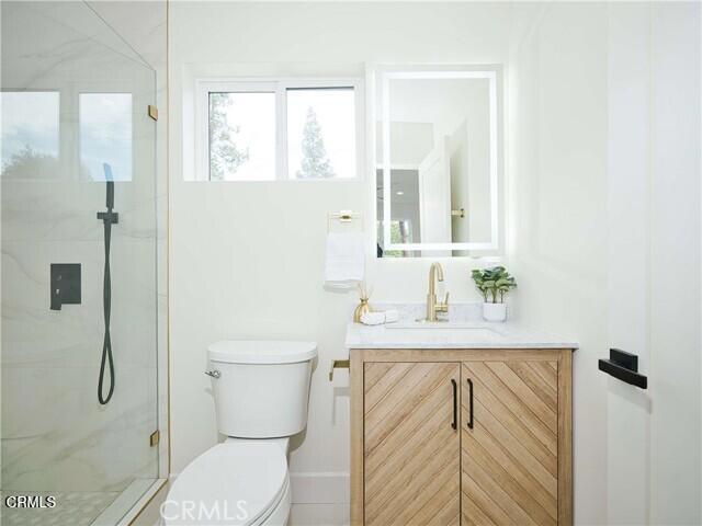 Detail Gallery Image 7 of 11 For 7219 Fallbrook Ave, West Hills,  CA 91307 - 3 Beds | 3/1 Baths